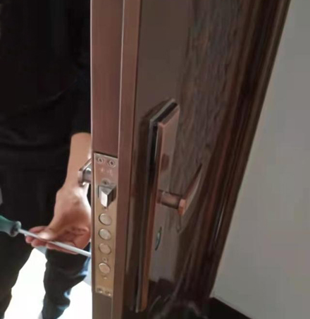 海晏上门开锁 换锁 海晏本地开锁公司